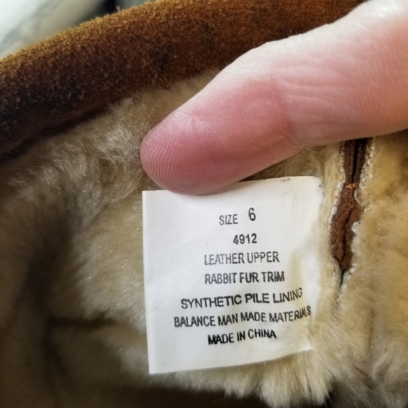 Minnetonka Carson mukluk suede rabbit fur boots - Picture 12 of 14